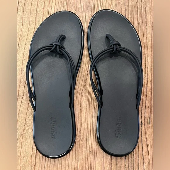 Women’s Olukai Aka, with Tags, Size 8, black, sleek thong sandal - Picture 2 of 8